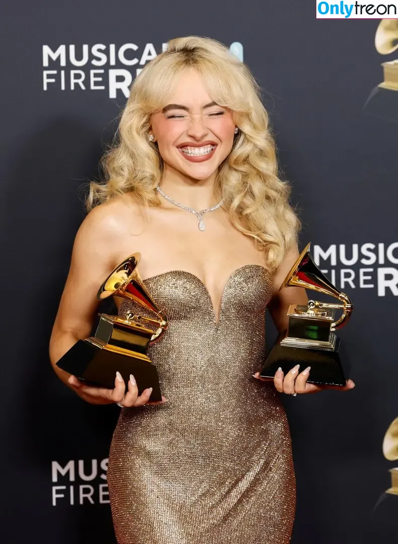 Sabrina Carpenter nude photo #4853 (sabrinacarpenter)