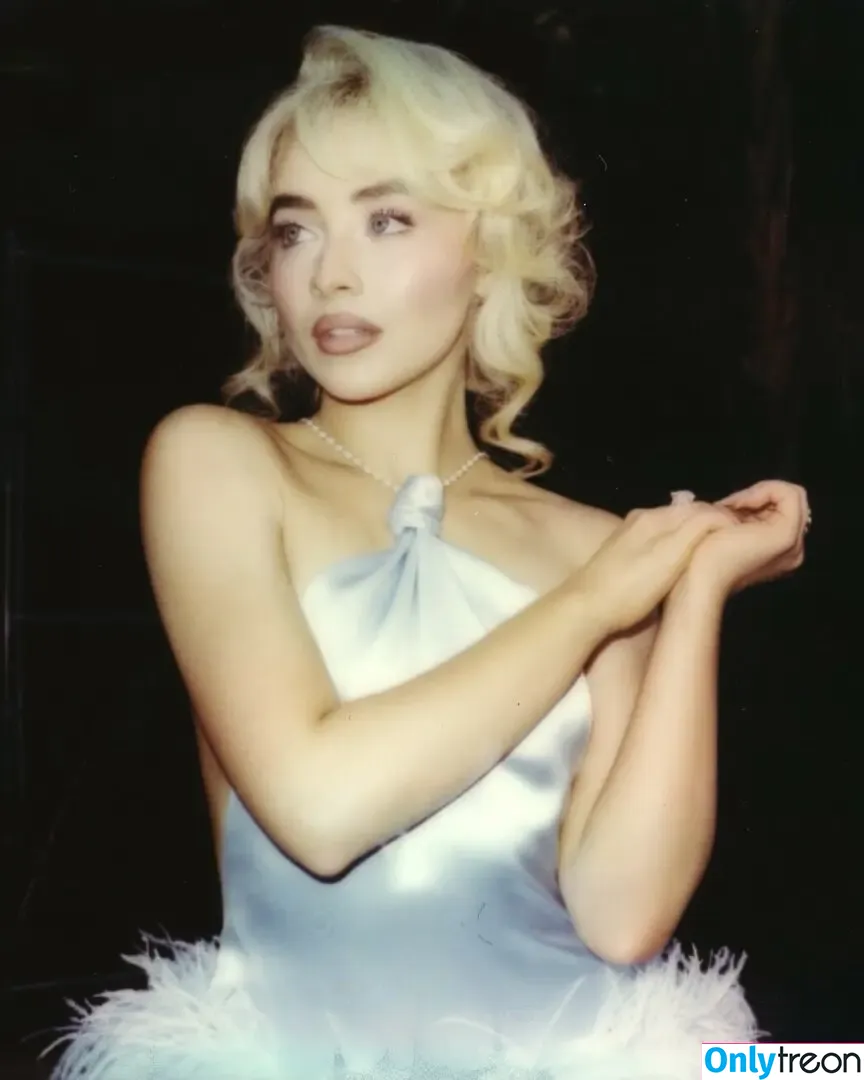 Sabrina Carpenter nude photo #4982 (sabrinacarpenter)