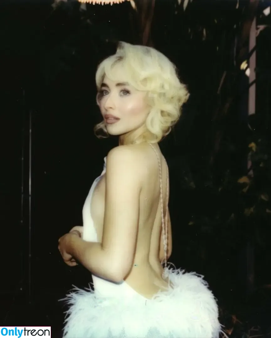 Sabrina Carpenter nude photo #4983 (sabrinacarpenter)
