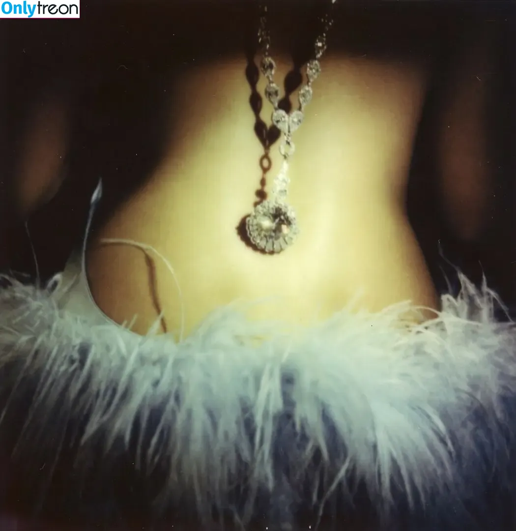 Sabrina Carpenter nude photo #4984 (sabrinacarpenter)