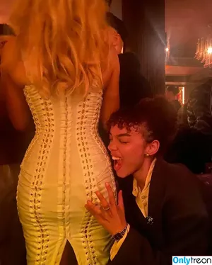 Sabrina Carpenter / sabrinacarpenter nude photo #5028