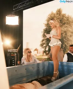 Sabrina Carpenter / sabrinacarpenter nude photo #5078