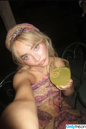 Sabrina Carpenter / sabrinacarpenter nude photo #5103
