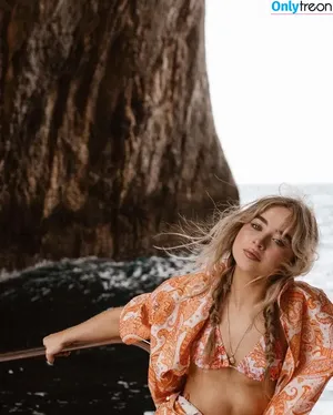 Sabrina Carpenter / sabrinacarpenter nude photo #5110