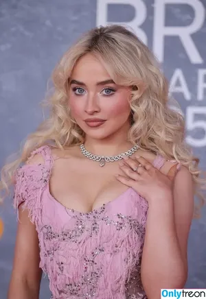 Sabrina Carpenter / sabrinacarpenter nude photo #5272