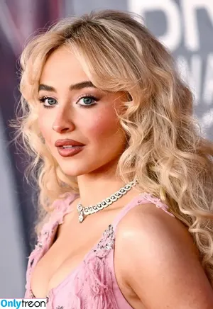 Sabrina Carpenter / sabrinacarpenter nude photo #5275