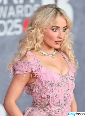 Sabrina Carpenter / sabrinacarpenter nude photo #5284