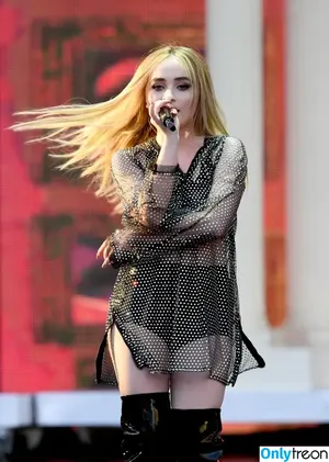 Sabrina Carpenter / sabrinacarpenter nude photo #5437