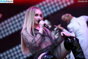 Sabrina Carpenter / sabrinacarpenter nude photo #5443