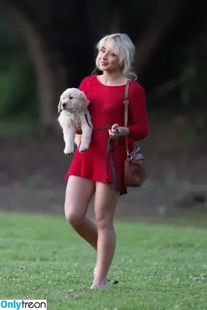 Sabrina Carpenter / sabrinacarpenter nude photo #5702