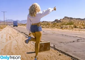 Sabrina Carpenter / sabrinacarpenter nude photo #5737