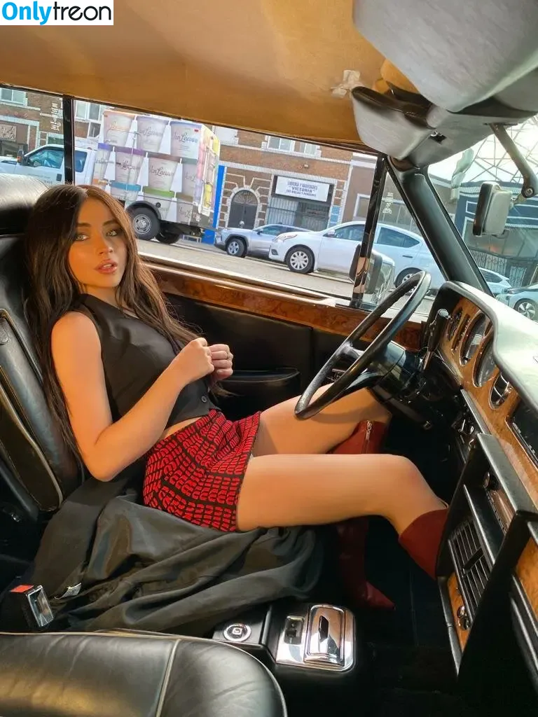 Sabrina Carpenter nude photo #5014 (sabrinacarpenter)