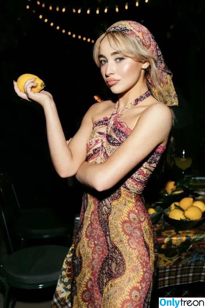 Sabrina Carpenter nude photo #5100 (sabrinacarpenter)
