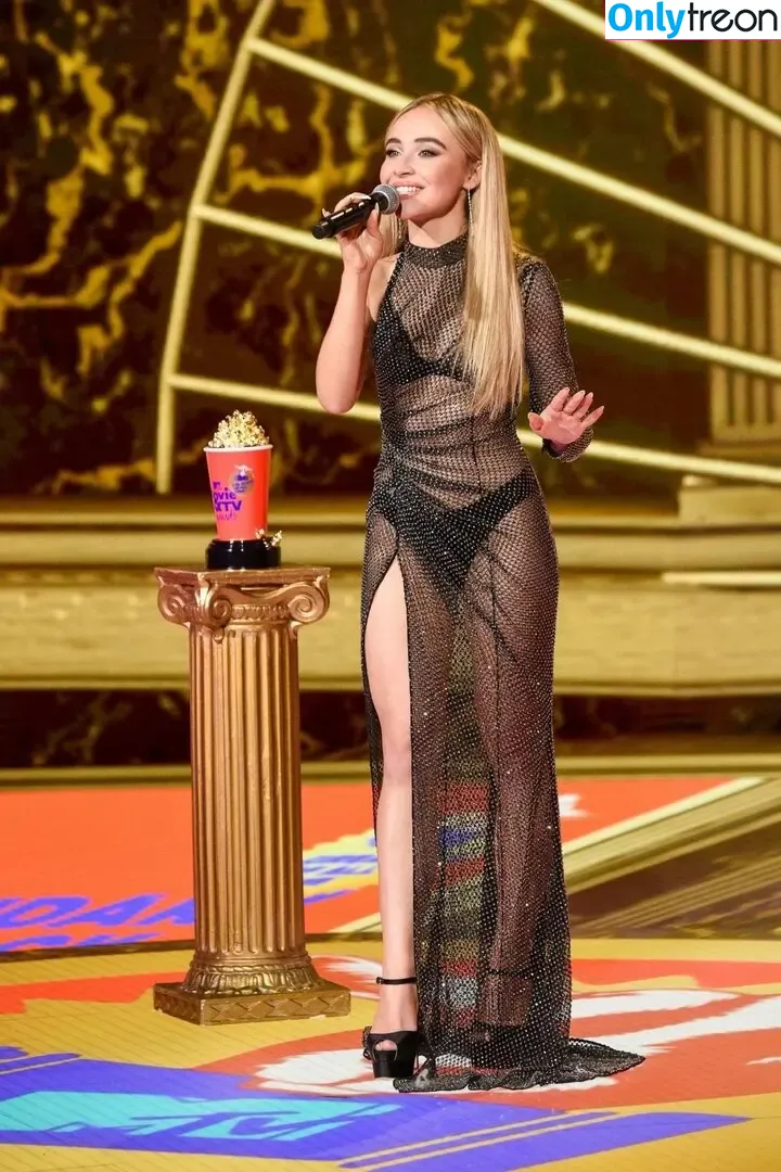 Sabrina Carpenter nude photo #5139 (sabrinacarpenter)