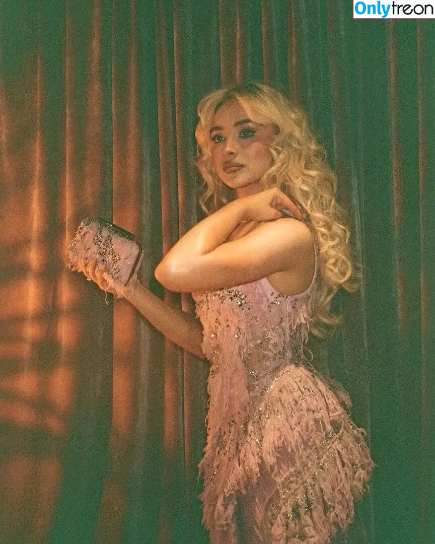 Sabrina Carpenter nude photo #5263 (sabrinacarpenter)