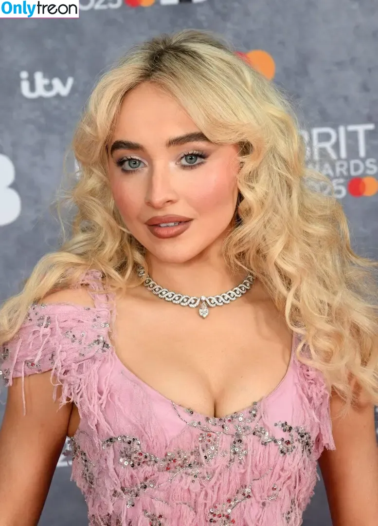 Sabrina Carpenter nude photo #5286 (sabrinacarpenter)