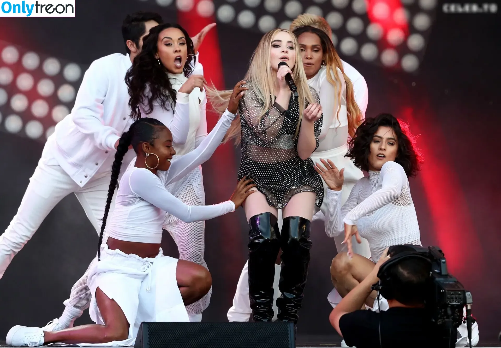 Sabrina Carpenter nude photo #5449 (sabrinacarpenter)