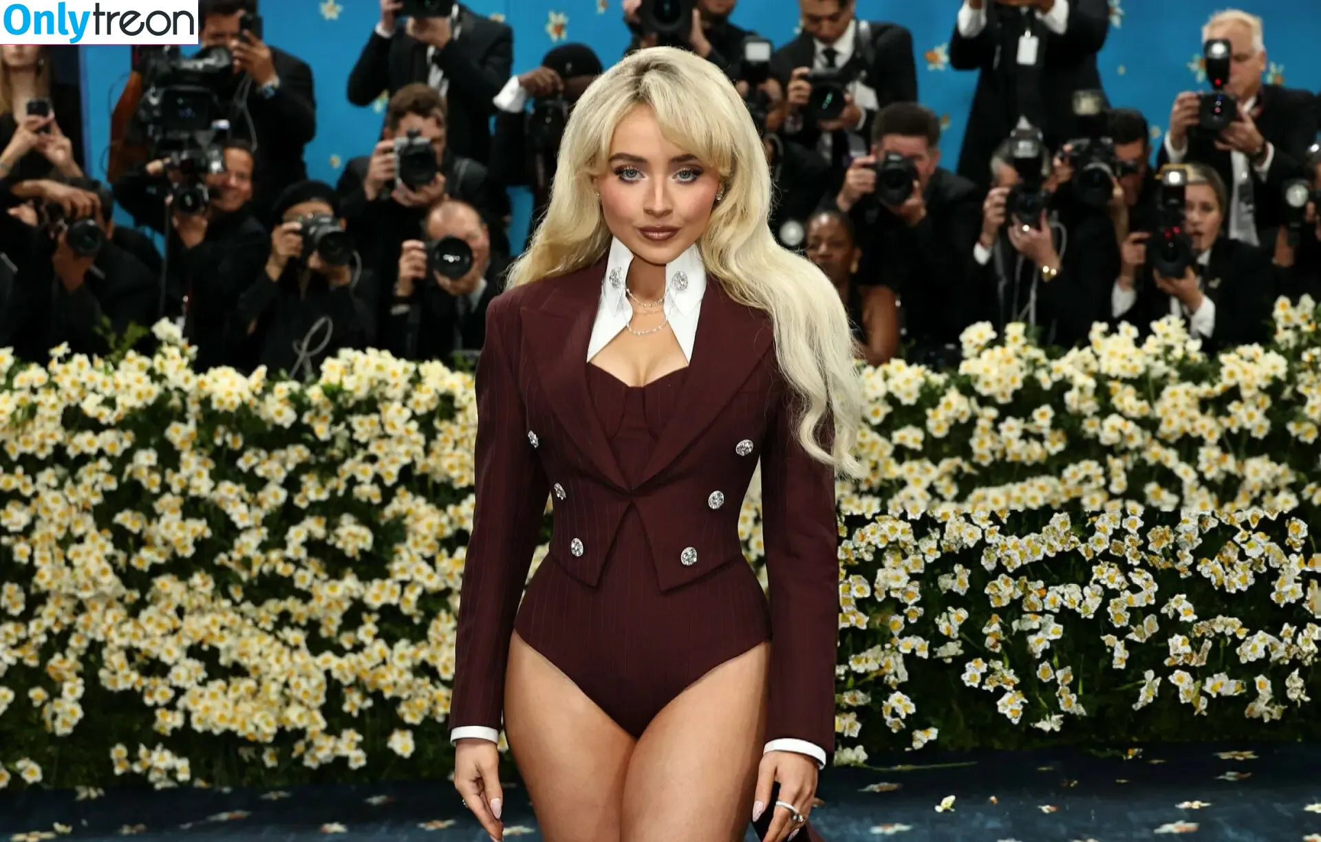 Sabrina Carpenter nude photo #5556 (sabrinacarpenter)