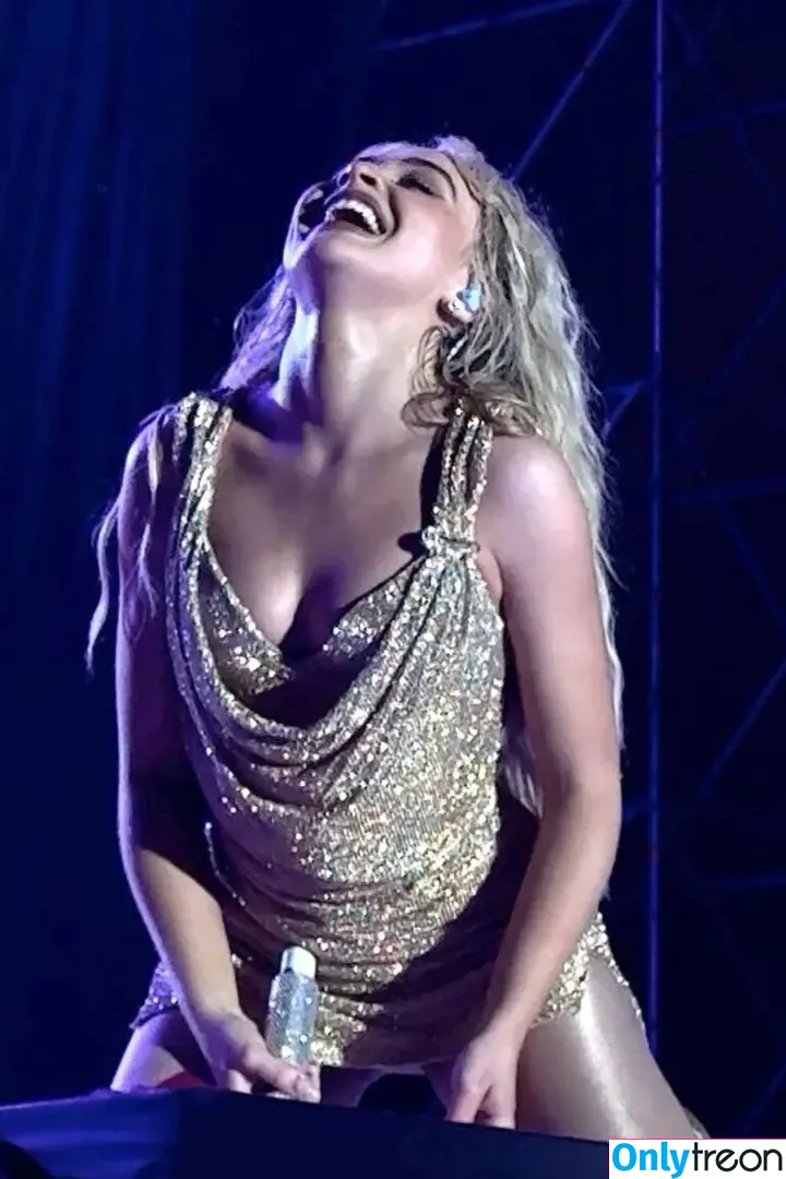 Sabrina Carpenter nude photo #5817 (sabrinacarpenter)