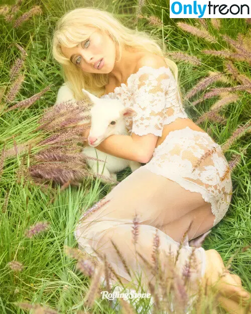 Sabrina Carpenter nude photo #5843 (sabrinacarpenter)