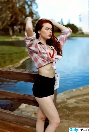 Sabrina Lynn / itssabrinalynn nude photo #0652
