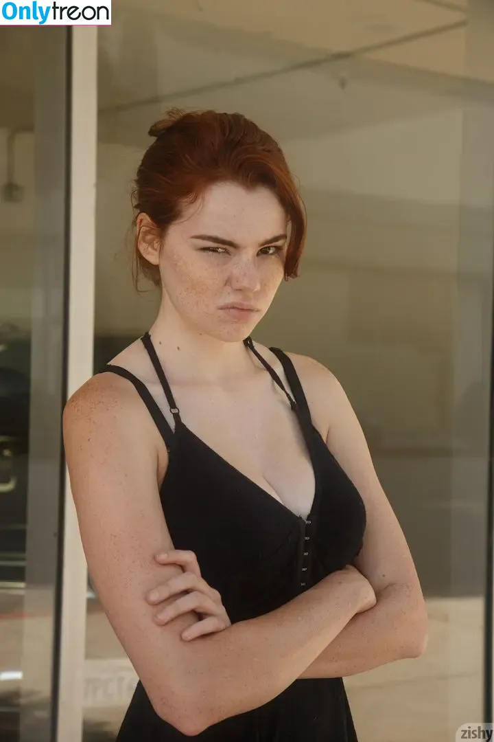 Sabrina Lynn nude photo #0285 (itssabrinalynn)