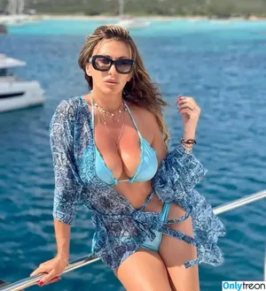 Sabrina Salerno / sabrinasalernofficial nude photo #2901