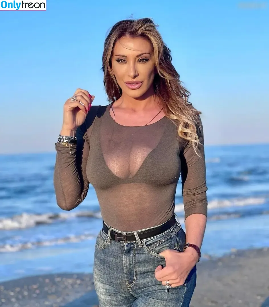 Sabrina Salerno nude photo #2819 (sabrinasalernofficial)