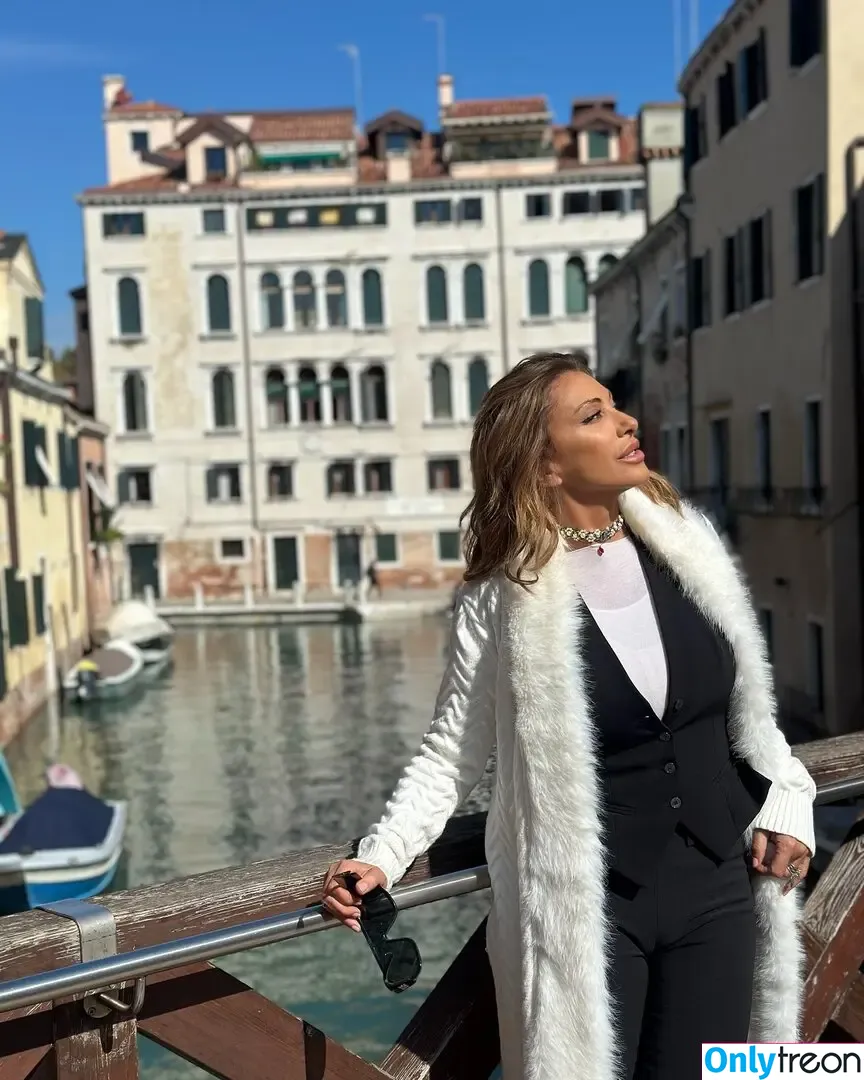 Sabrina Salerno nude photo #2917 (sabrinasalernofficial)