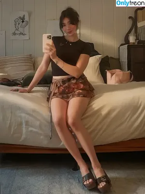 sabsgentleaura / auranextdoor / mrshikesalot / user nude photo #0026
