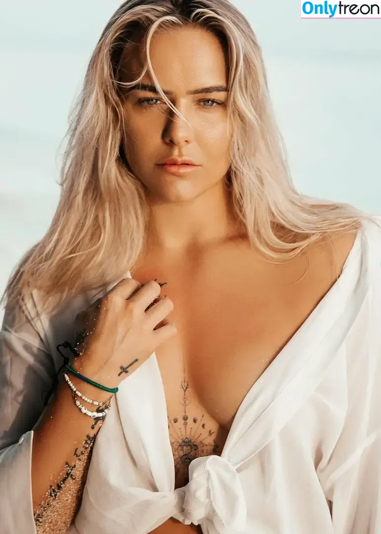 Sadie Gibbs nude photo #0265 (sadiegibbs / thesadiegibbs)