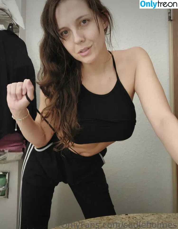 Sadie Holmes nude photo #0135 (sadieholmes / sillysadieholmes)