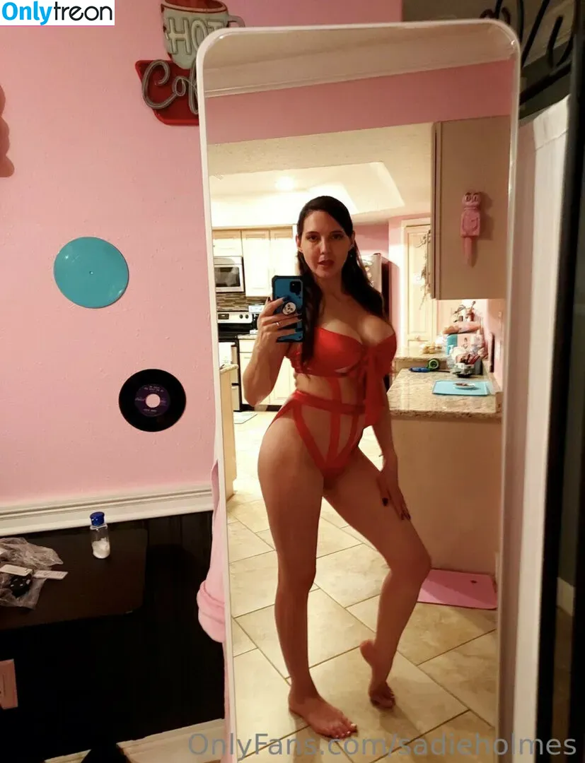 Sadie Holmes nude photo #0251 (sadieholmes / sillysadieholmes)