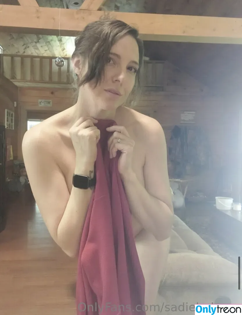 Sadie Holmes nude photo #0297 (sadieholmes / sillysadieholmes)