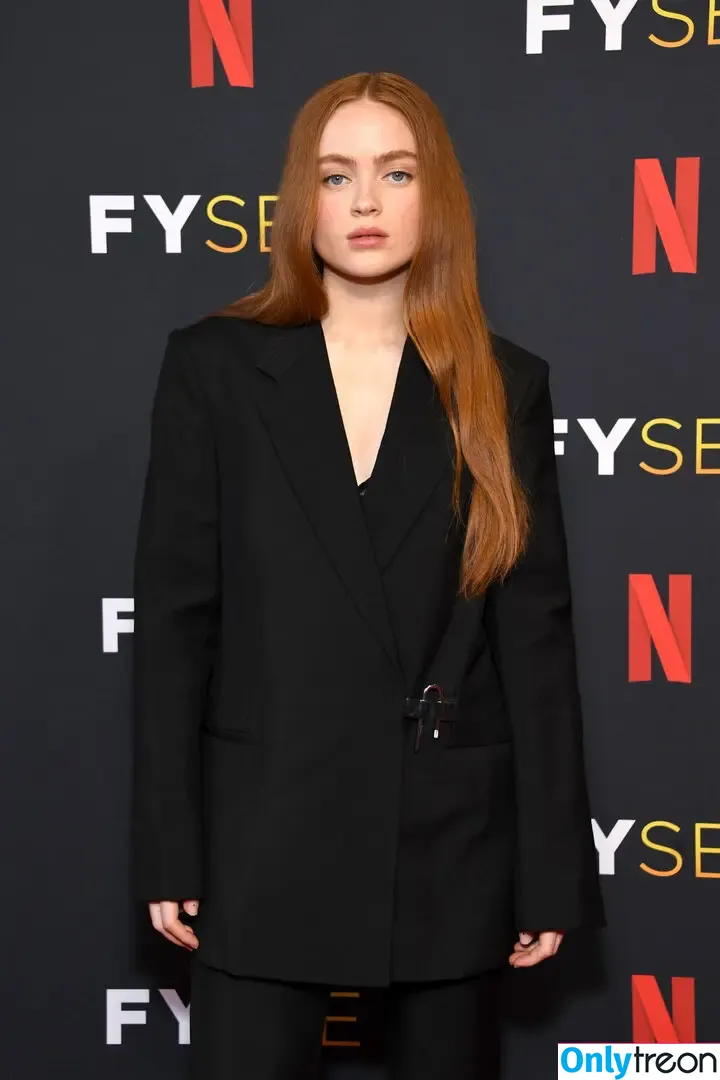 Sadie Sink nude photo #0145 (sadiesink / sadiesink_)
