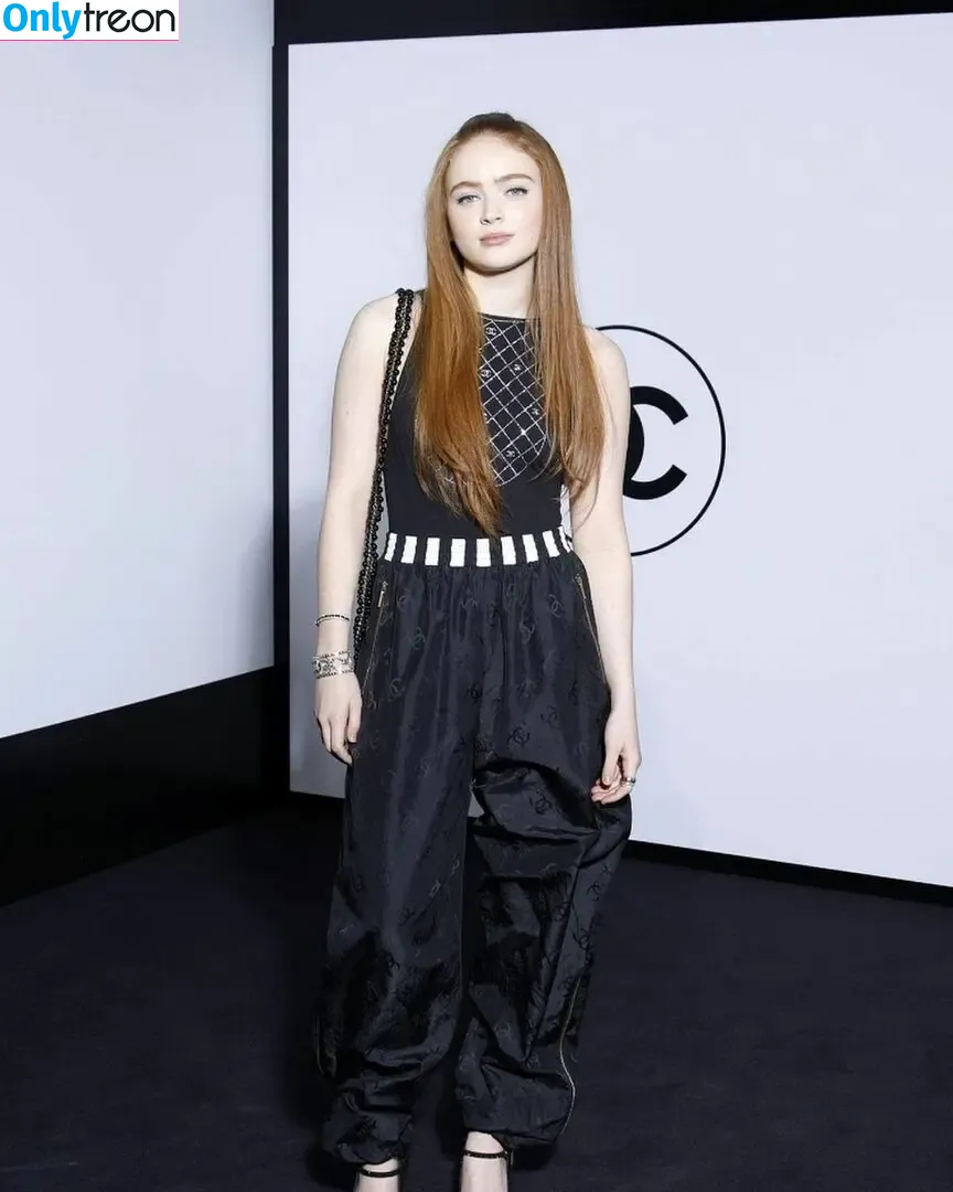 Sadie Sink nude photo #0292 (sadiesink / sadiesink_)