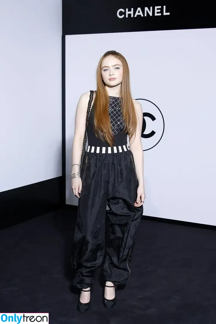Sadie Sink nude photo #0297 (sadiesink / sadiesink_)