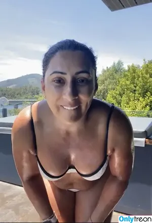 Saira Khan / iamsairakhan / sairasbum nude photo #0470
