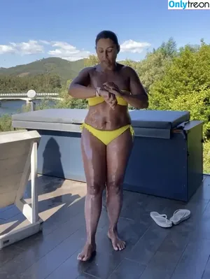 Saira Khan / iamsairakhan / sairasbum nude photo #0477
