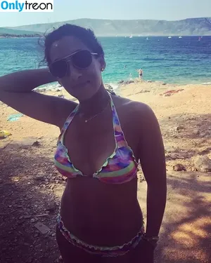 Saira Khan / iamsairakhan / sairasbum nude photo #0535