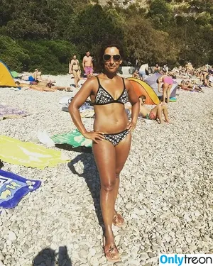 Saira Khan / iamsairakhan / sairasbum nude photo #0598