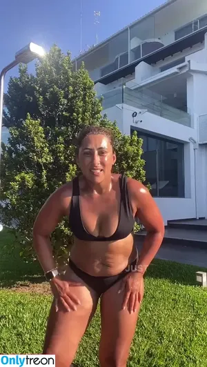 Saira Khan / iamsairakhan / sairasbum nude photo #0657