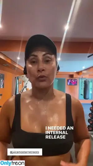 Saira Khan / iamsairakhan / sairasbum nude photo #0696