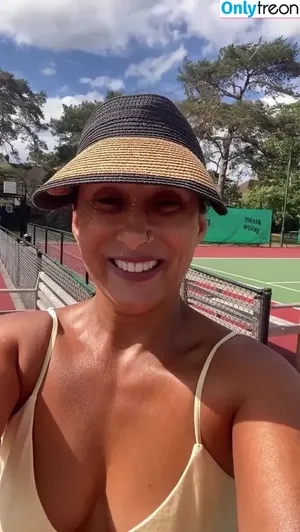 Saira Khan / iamsairakhan / sairasbum nude photo #0742