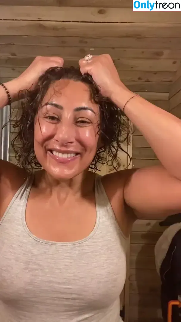 Saira Khan nude photo #0405 (iamsairakhan / sairasbum)