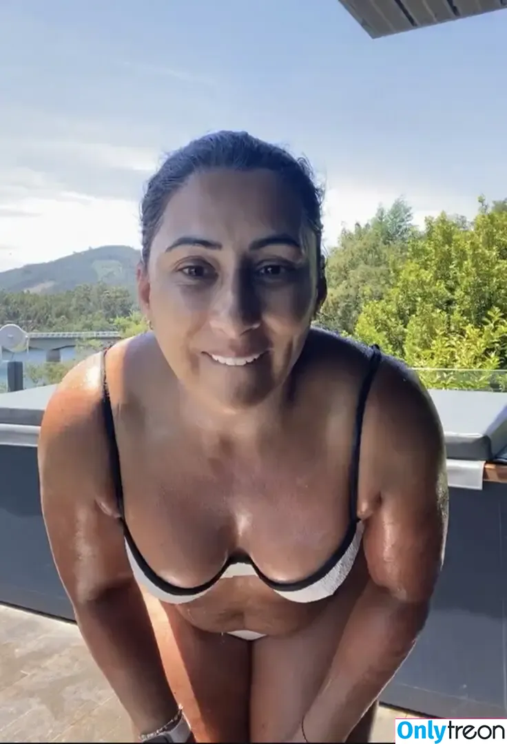Saira Khan nude photo #0470 (iamsairakhan / sairasbum)