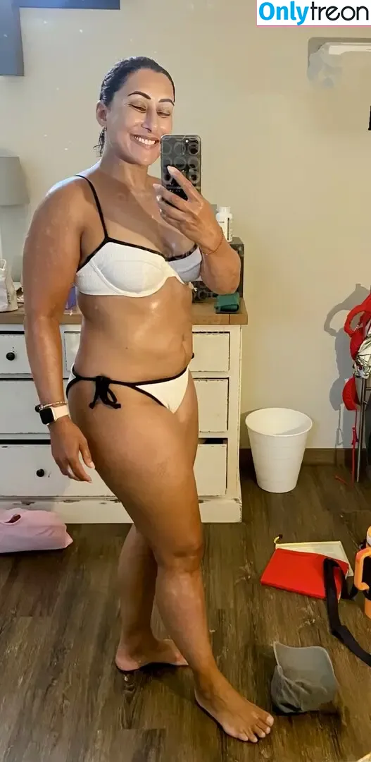 Saira Khan nude photo #0472 (iamsairakhan / sairasbum)