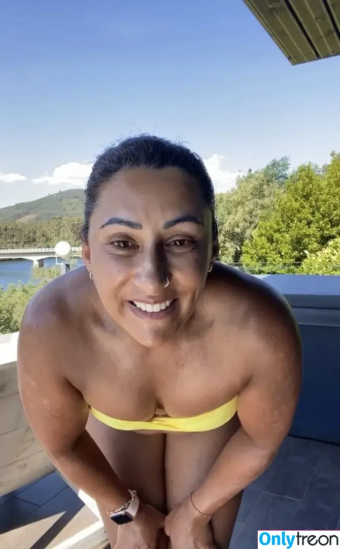 Saira Khan nude photo #0475 (iamsairakhan / sairasbum)
