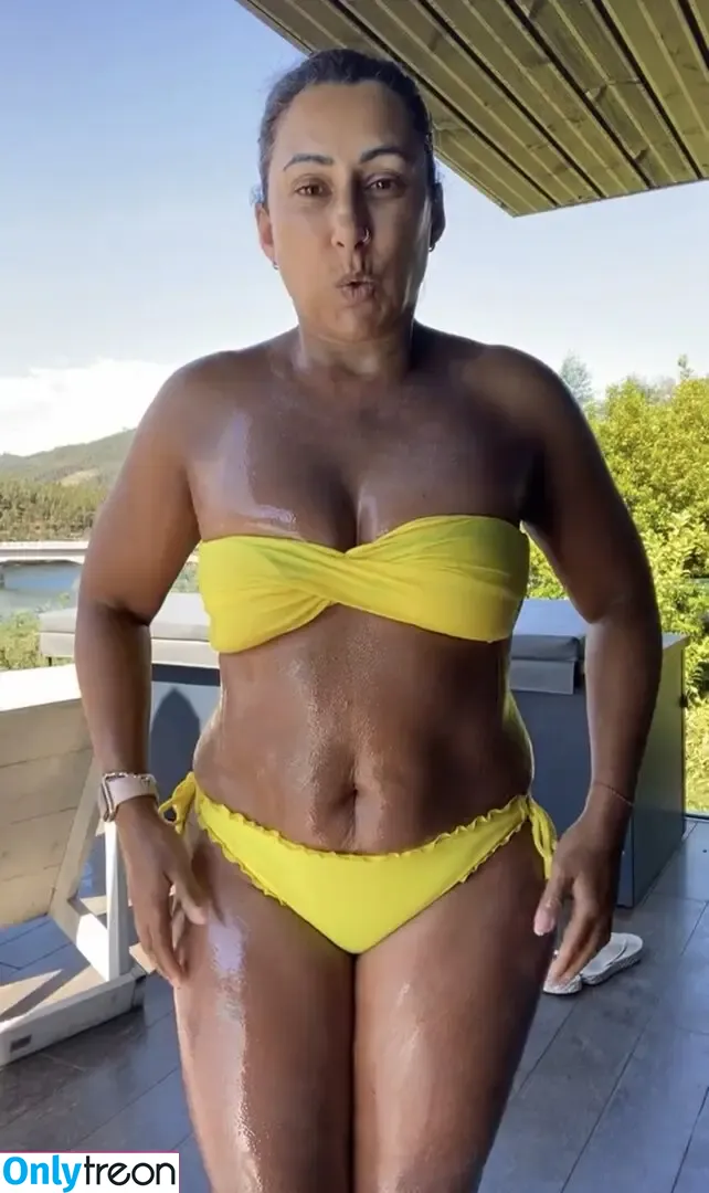 Saira Khan nude photo #0479 (iamsairakhan / sairasbum)