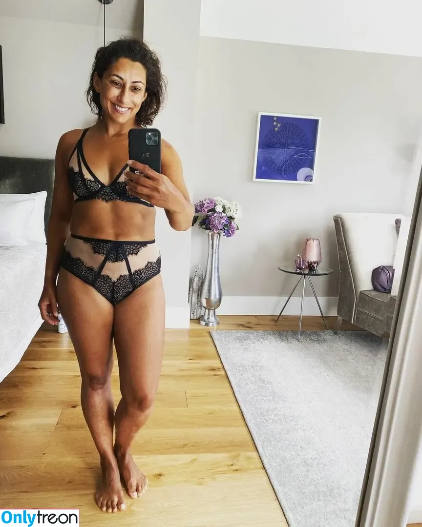 Saira Khan nude photo #0502 (iamsairakhan / sairasbum)